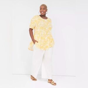 Lane Bryant Max Swing Yellow Patterned Short Sleeve Textured Top- Size 22/24